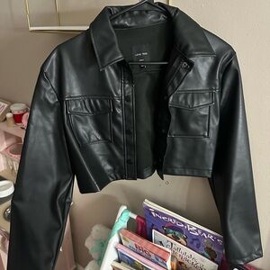 Black Cropped jacked